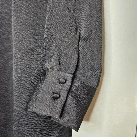 Chico's Damen Black Satin Metallic Bead Tie Front Neck Crinkle Tunic Size 1 (S) - Picture 11 of 14